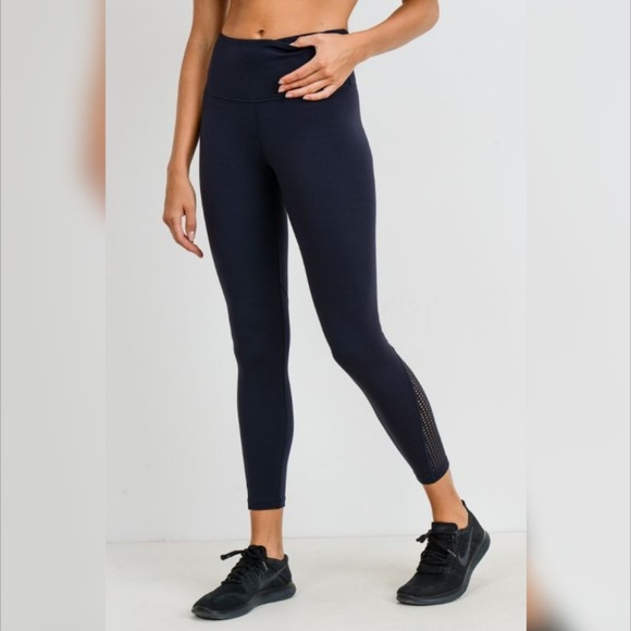 Perforated Panel High waist Performance Leggings - Picture 2 of 7